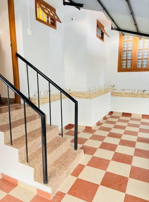 Home At Guruvayur 2 Ac Room,1 Single Bed,Kitchen المظهر الخارجي الصورة