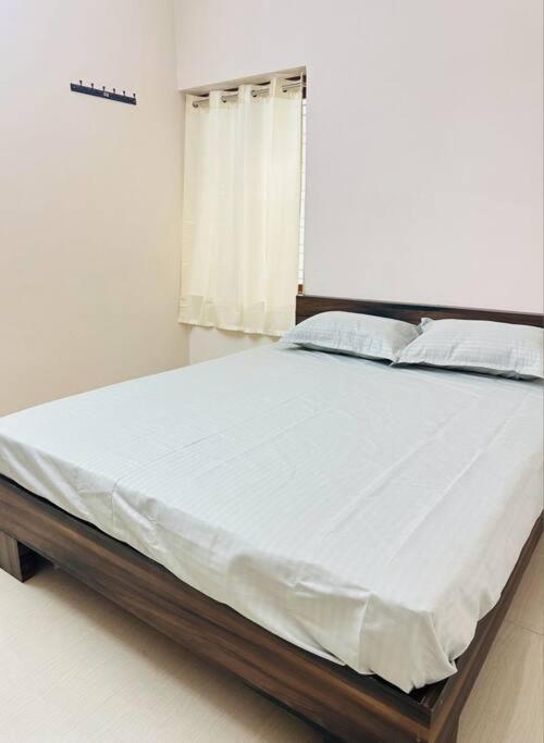 Home At Guruvayur 2 Ac Room,1 Single Bed,Kitchen المظهر الخارجي الصورة