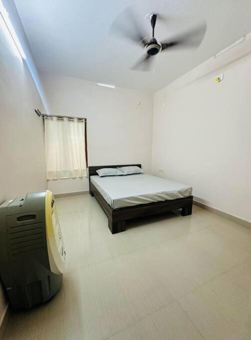 Home At Guruvayur 2 Ac Room,1 Single Bed,Kitchen المظهر الخارجي الصورة