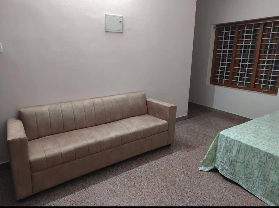 Home At Guruvayur 2 Ac Room,1 Single Bed,Kitchen المظهر الخارجي الصورة