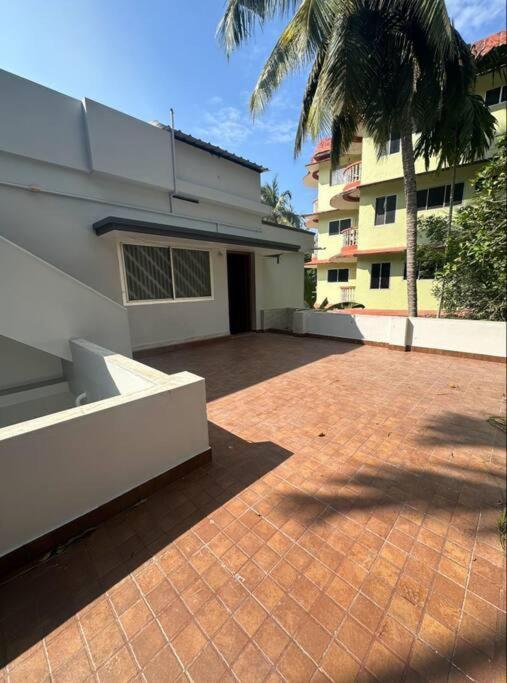 Home At Guruvayur 2 Ac Room,1 Single Bed,Kitchen المظهر الخارجي الصورة